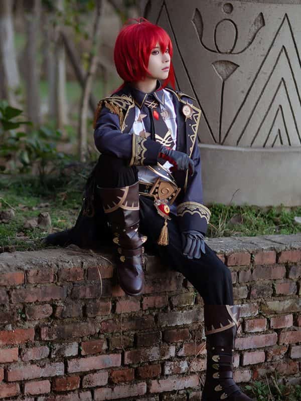 Gorgeous Genshin Impact Diluc Party Cosplay 4