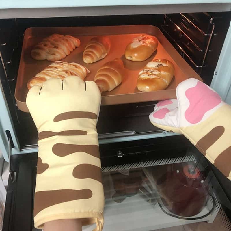 Cat Paw Gloves Oven 2
